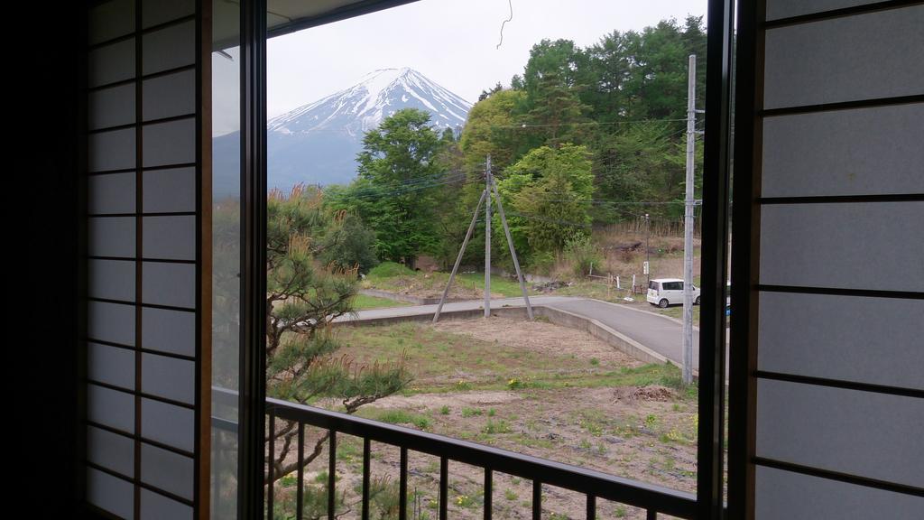 Teishaba Guesthouse&Cafe Фудзиёсида Номер фото
