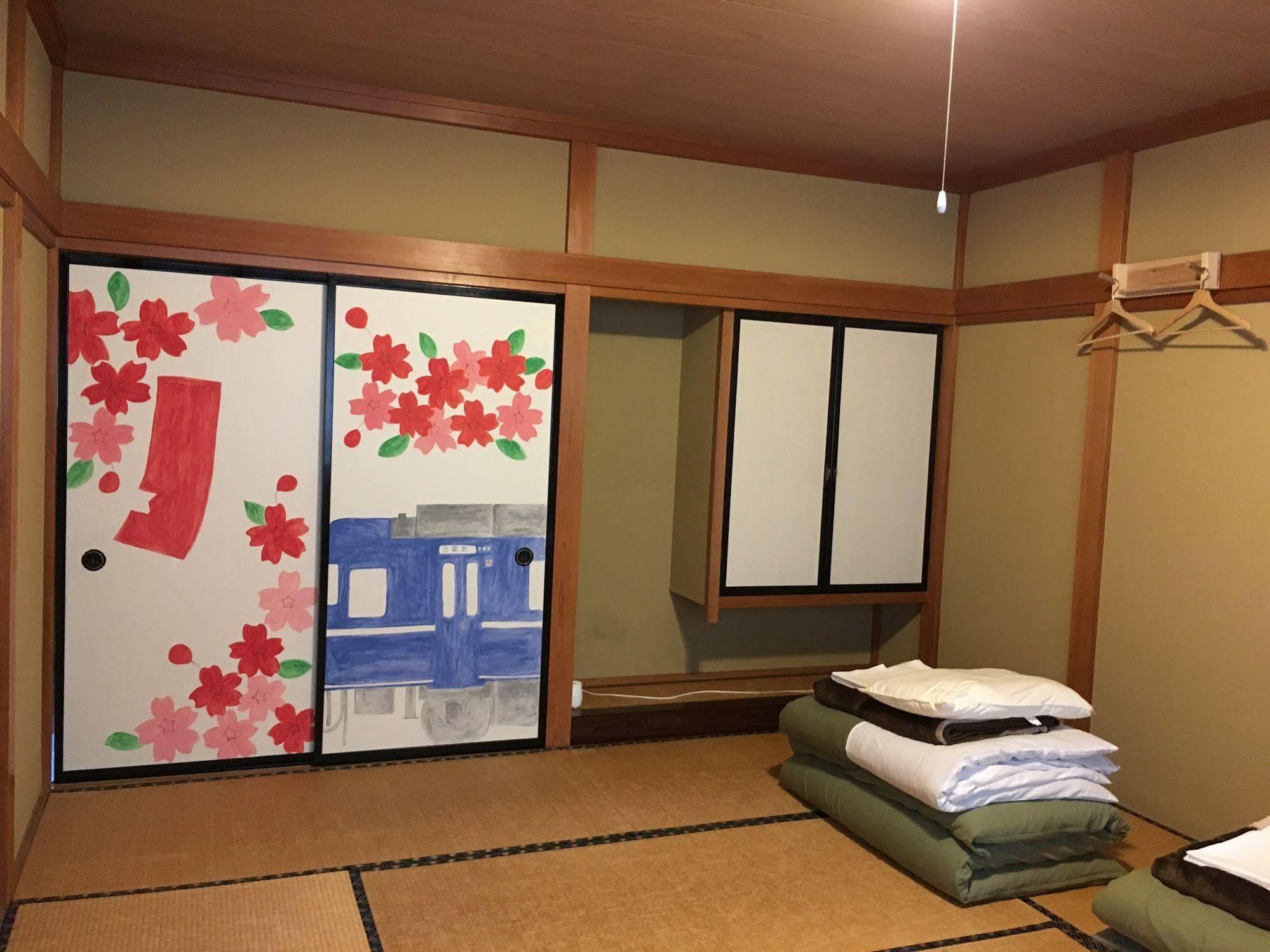 Teishaba Guesthouse&Cafe Фудзиёсида Экстерьер фото